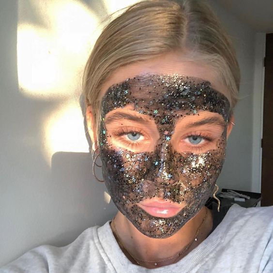 Aprovecha tu mascarilla y tómate estas 10 selfies