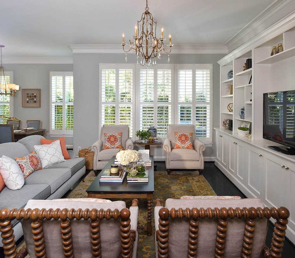 Living room with coral pillows