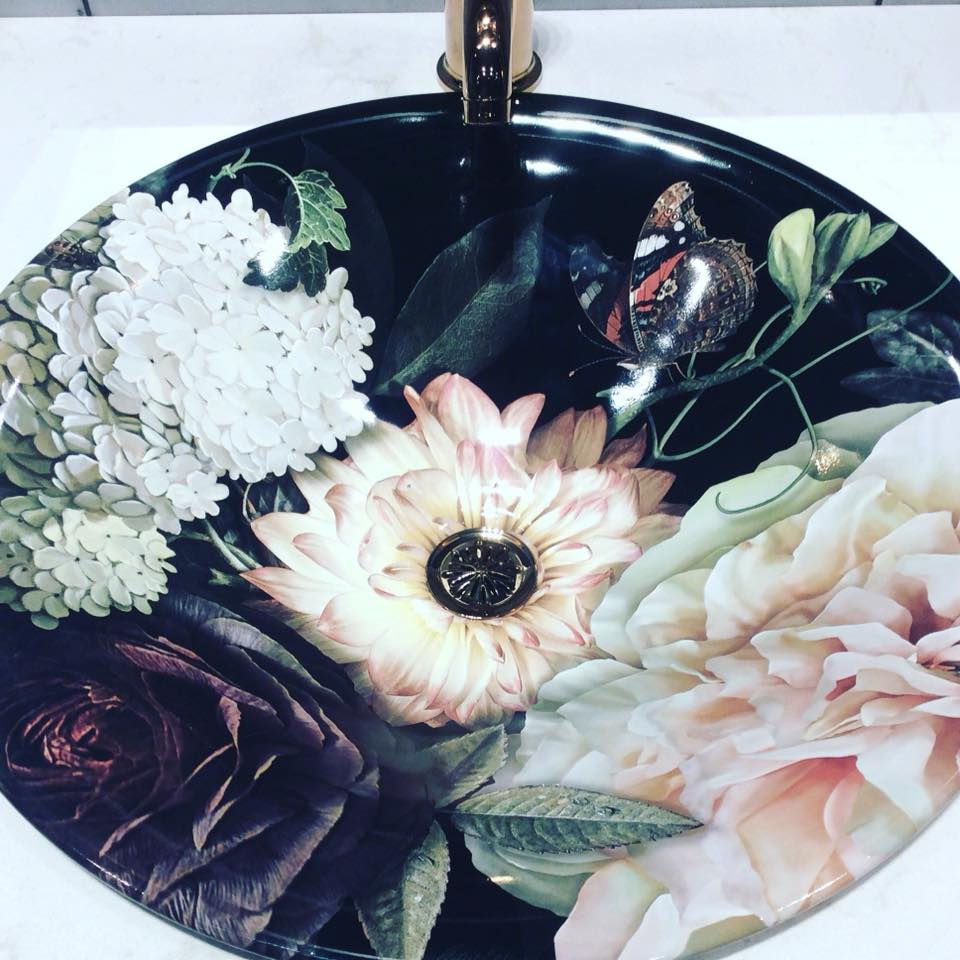 Casa Vilora Interiors / Moody Floral Sink