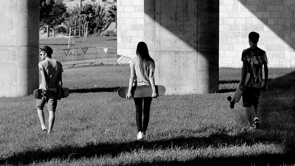 Assignment: Chairman's challenge - Black and White