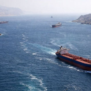 Trump pide a otros países proteger el Estrecho de Ormuz