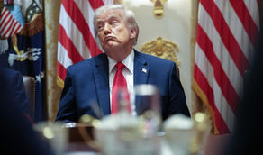 Trump propone mitin tras salida de artistas de festejos en EU