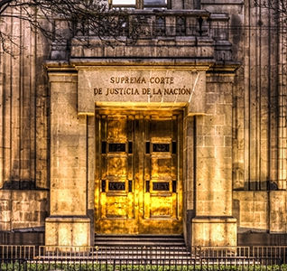 SCJN defiende compra de camionetas de lujo