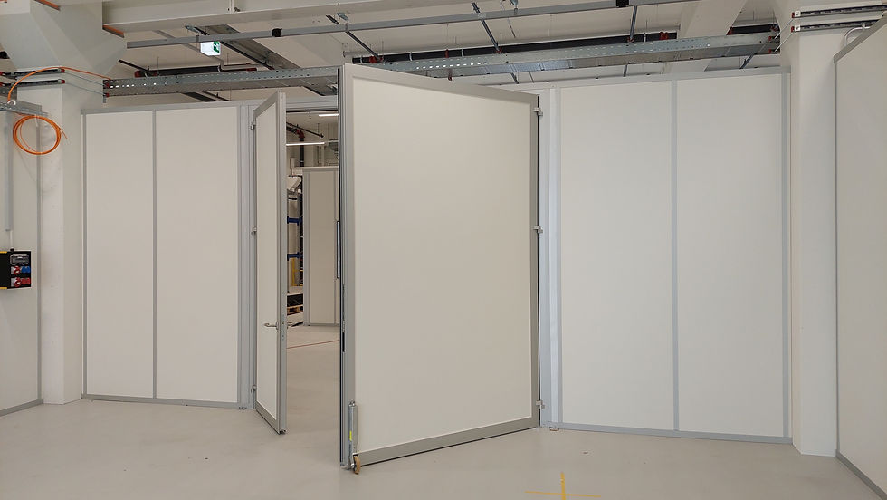 Halbhohe Industrietrennwand Classic 80N mit 2+1m Doppeltüre