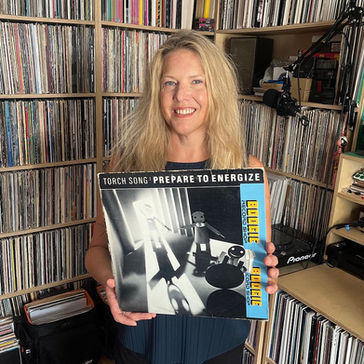 Colleen 'Cosmo' Murphy broadcast this new episode of Balearic Breakfast on her Mixcloud on Augut 11th, 2026.