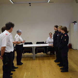 Feuerwehrteam absolviert eine Station der Sanitätsleistungsprüfung in Bad Radkersburg
