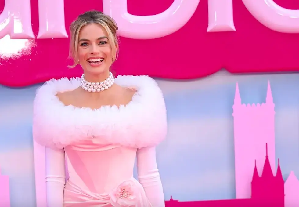 A atriz Margot Robbie em evento de lançamento de Barbie (2023) — Foto: Getty Images