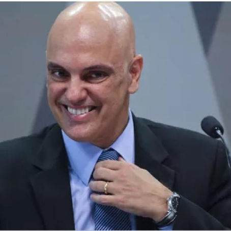 Alexandre de Moraes dá 24 horas para Jair Bolsonaro explicar uso de redes sociais