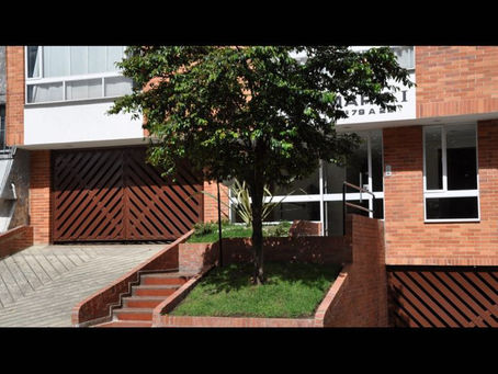 Apartamento remodelado cerca a la Clinica del Country