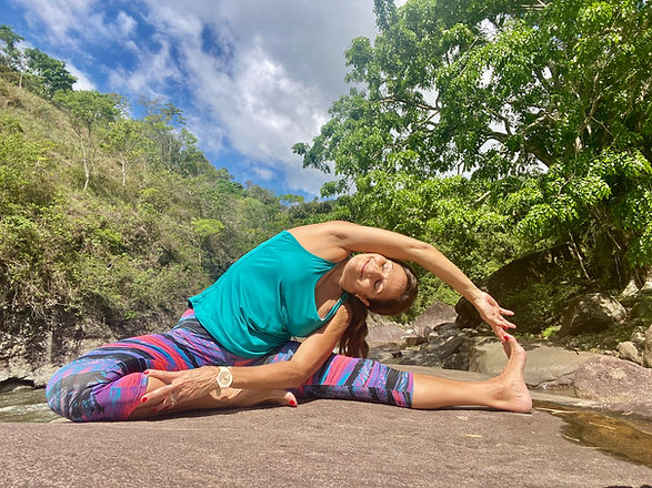 Quand je pratique le yoga en symbiose avec la nature je me ressource et je créé une connexion profonde avec la nature qui m'entoure
