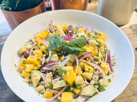 salad mango avocado