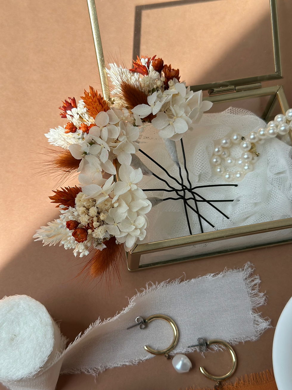 Miniature : coiffure mariée fleurs séchées naturelles et durables