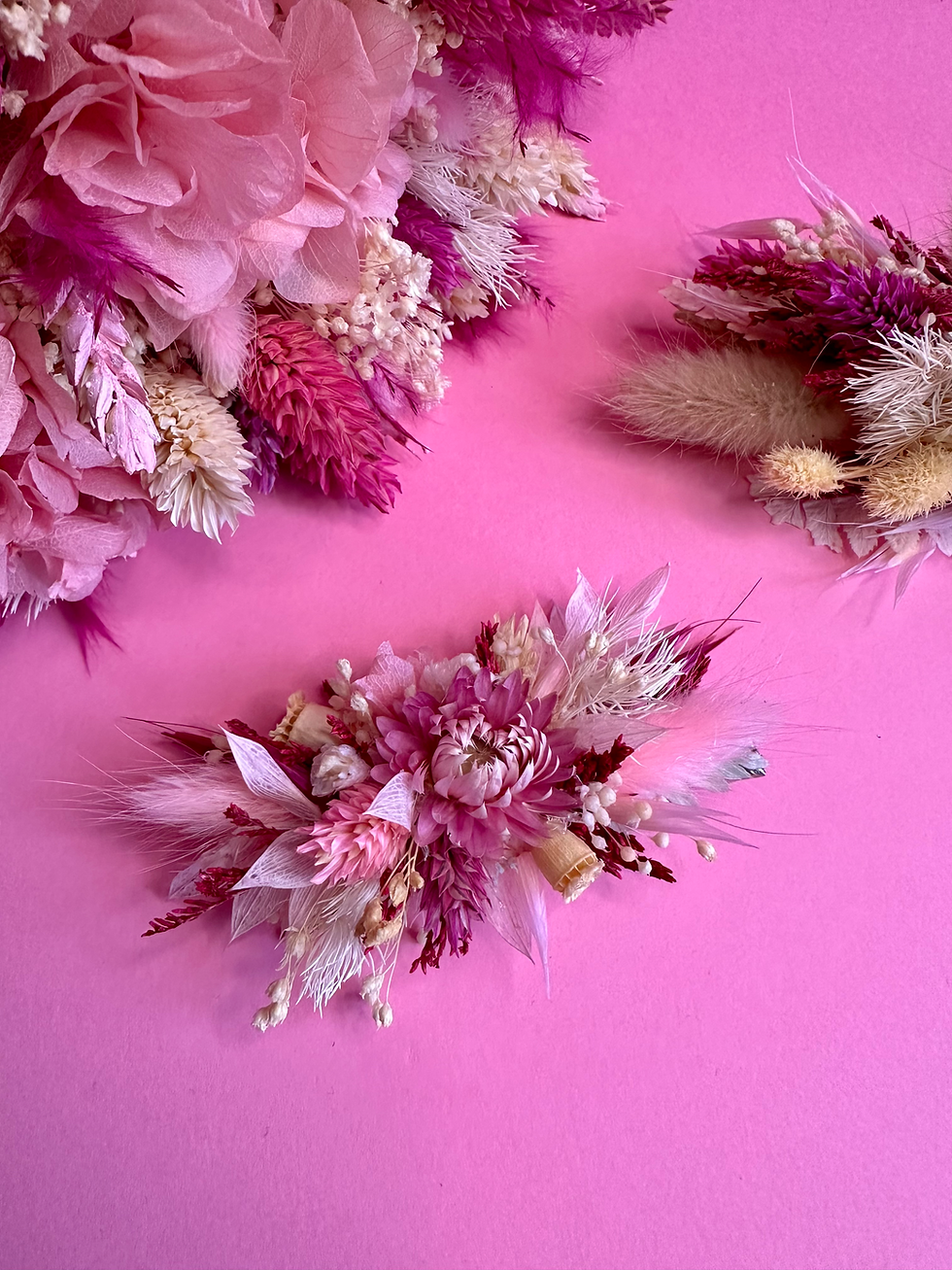 Barrette fleurs séchées camaïeu de rose – accessoire floral coiffure