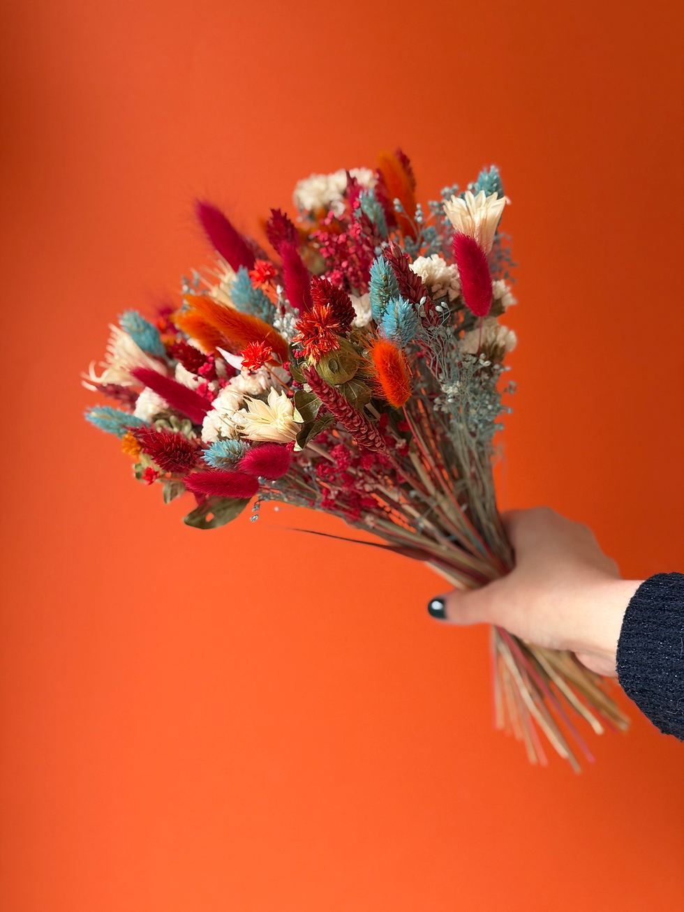 Miniature : composition artisanale de fleurs séchées colorées