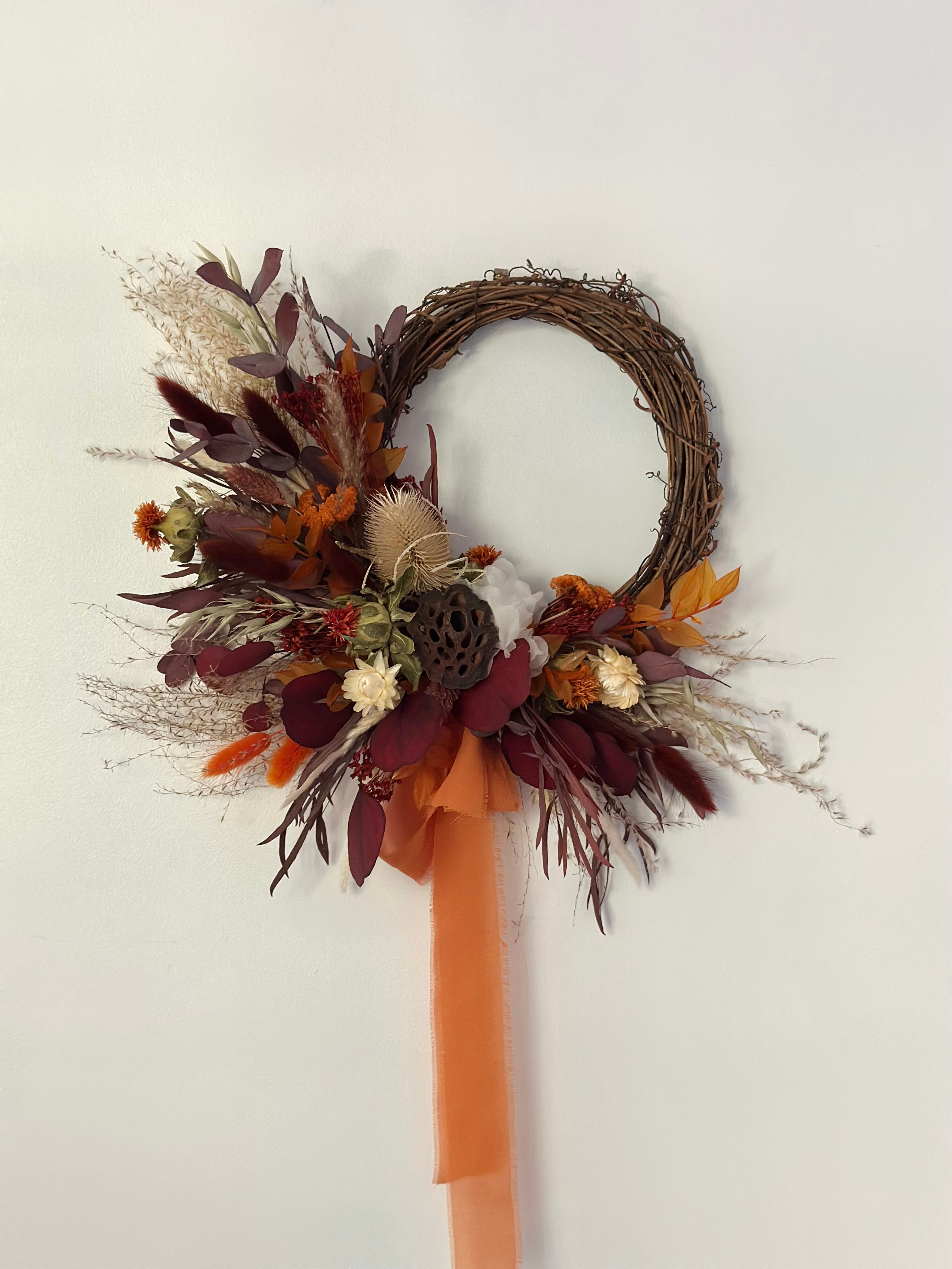Couronne murale en fleurs séchées automnales artisanale