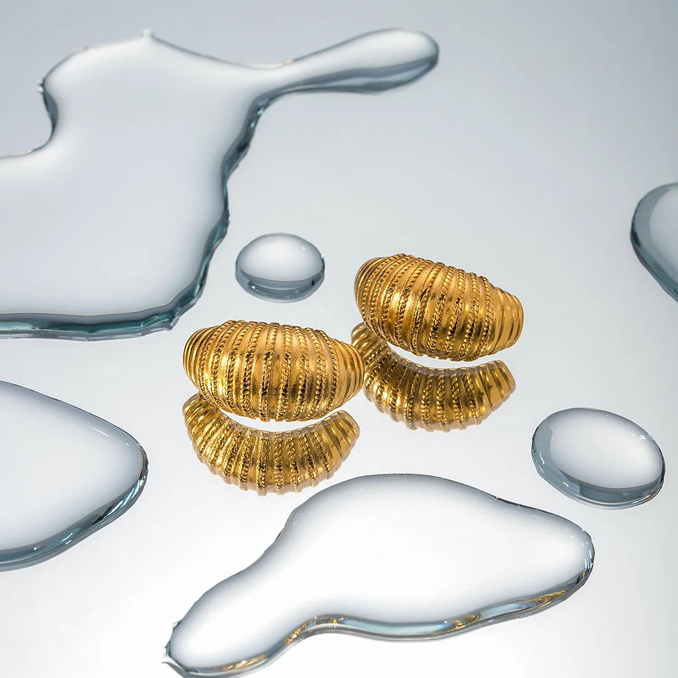 Thumbnail: Raupe Ohrring in Gold