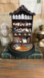 Thumbnail: Diorama Cabinet d'apothicaire miniature sous cloche en verre