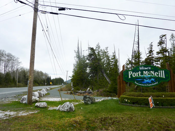 Port McNeill turnoff from North Island Highway | cyle tourig north Vancouver Island