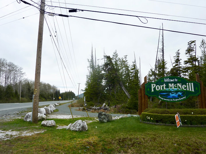 Port McNeill turnoff from North Island Highway | cyle tourig north Vancouver Island