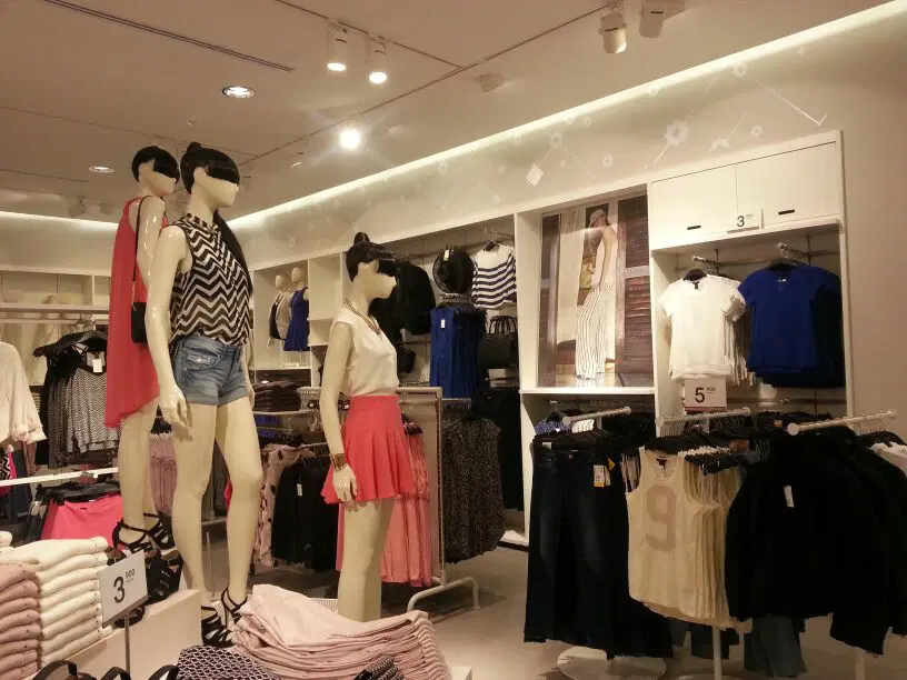 H&M - Marina Mall - Salmiya