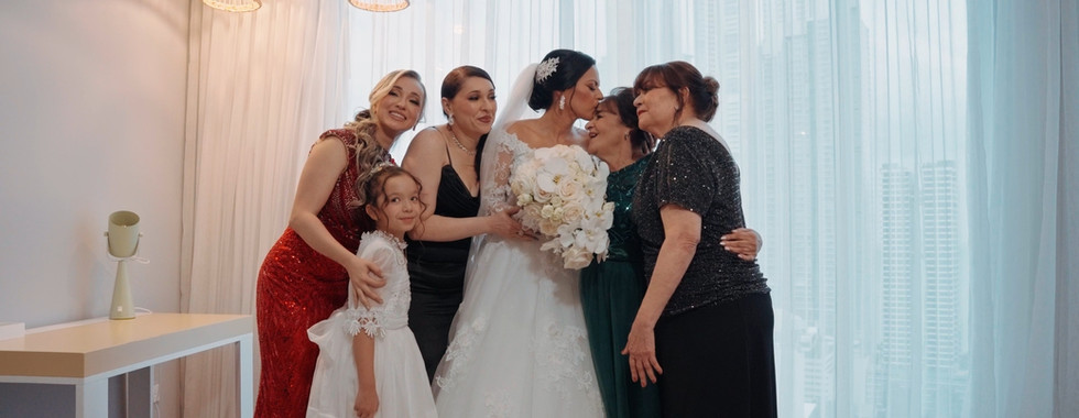 familia de novia en getting ready