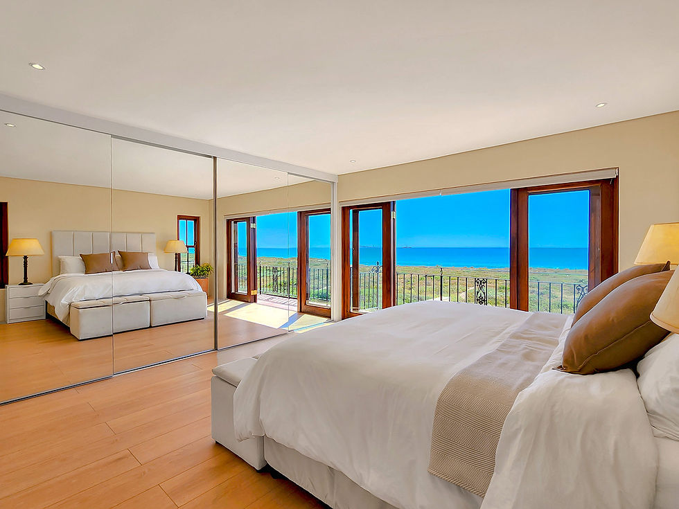 Ocean-View Bedroom With Balcony – Sunset Beach Luxury Villa Cape Town