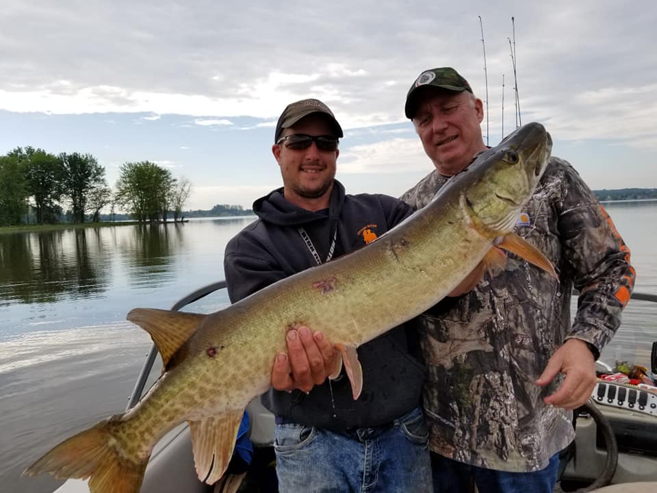 Forfaits de pêche au brochet — Ottawa River Guided Fishing – Ottawa River Guided Fishing