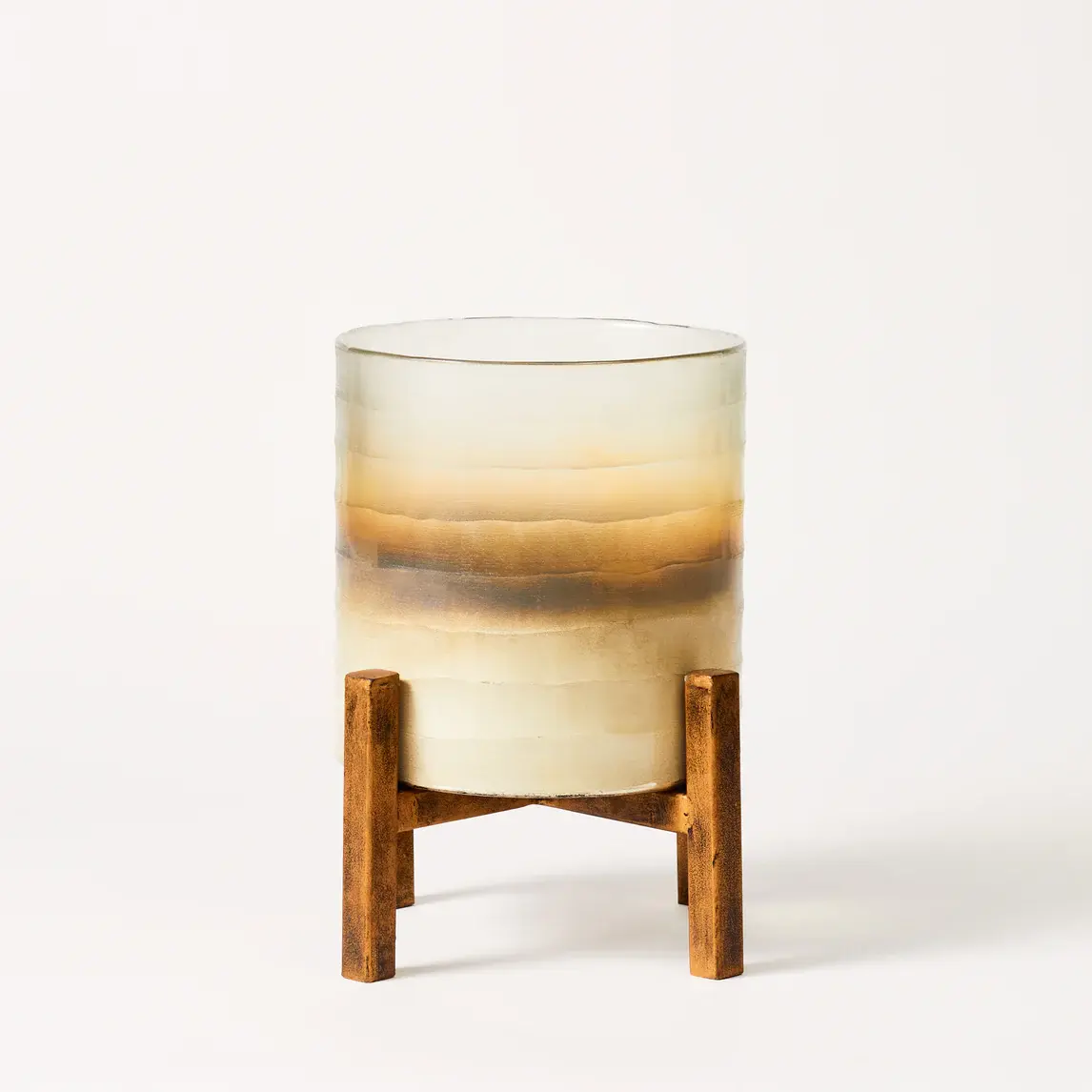 MEDIUM HURRICANE ON STAND