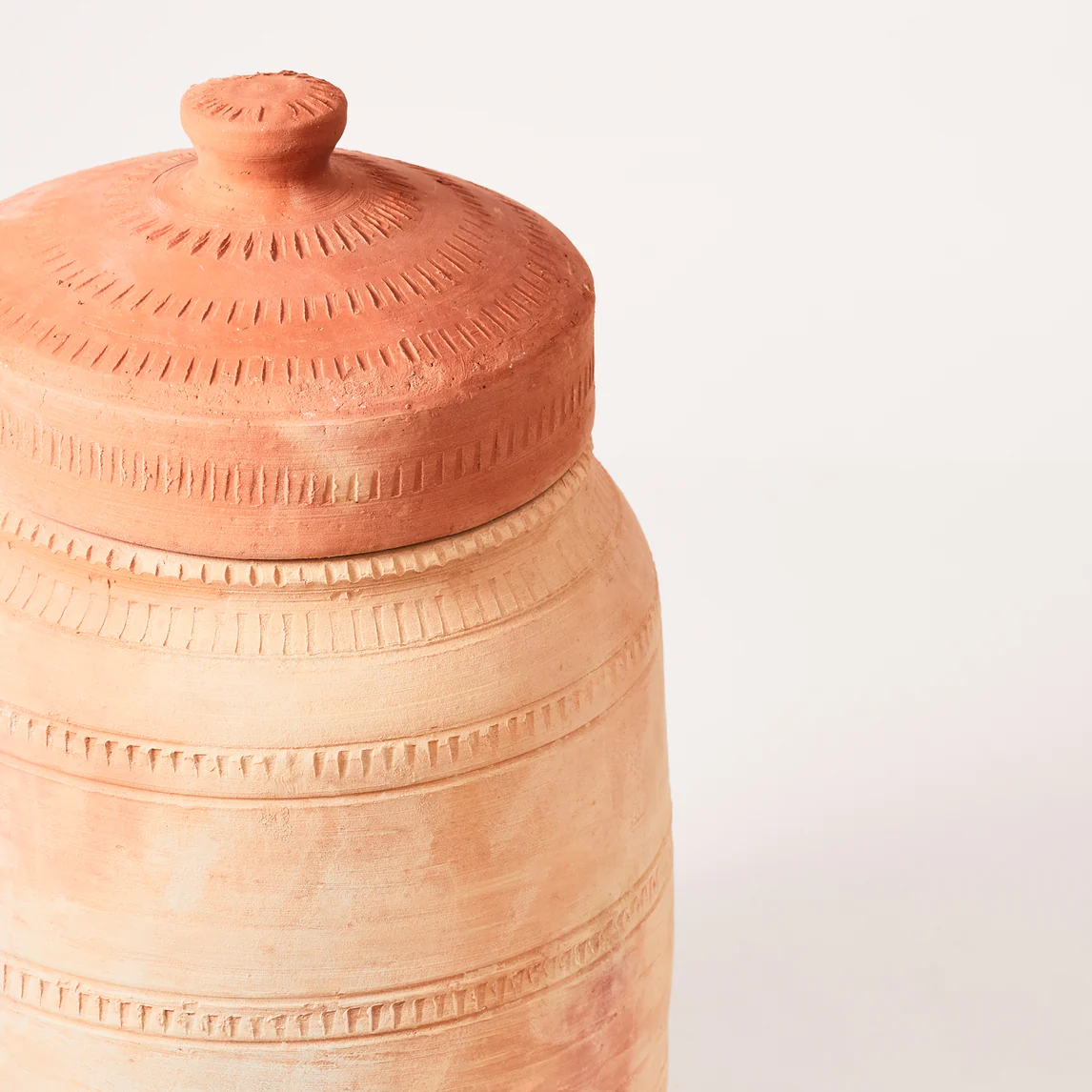 LARGE DECORATIVE JAR AND LID manorhousemalta