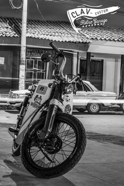 CLAV-CUSTOM Retro Garage