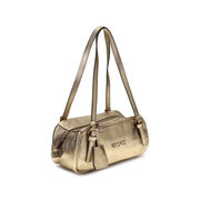 Of course, here is a much shorter version: For a perfect look, choose a versatile, neutral-colored bag that matches everything, or use a bold color to make a simple outfit pop. Always match the bag's style to the occasion—like a clutch for evening wear or a backpack for casual days—and balance patterned clothes with a plain bag.