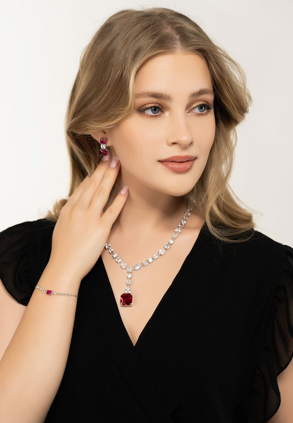 Miniaturbild: Penelope Drop Earrings Ruby Silver