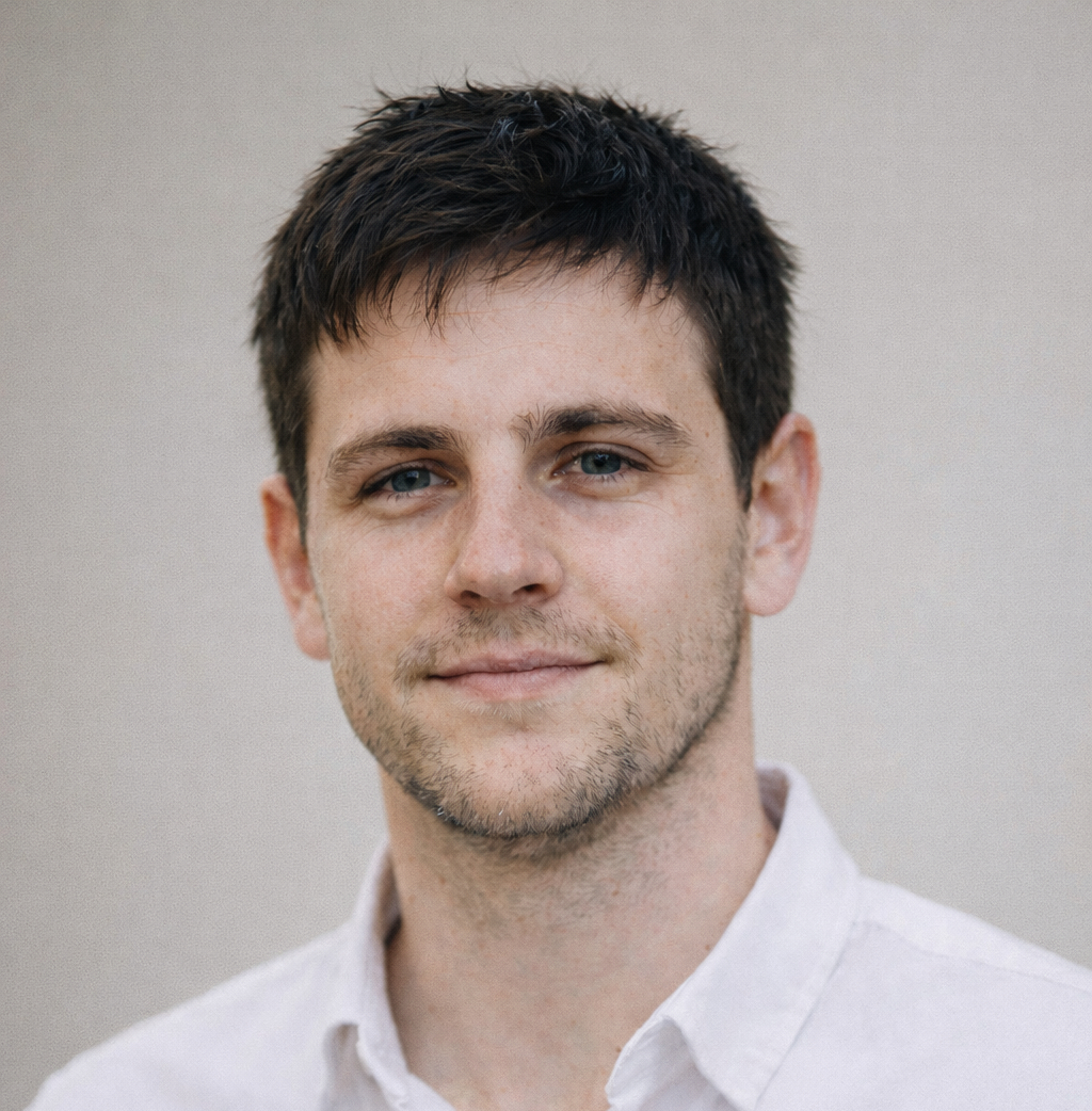 Daniel Botha prof_edited.jpg