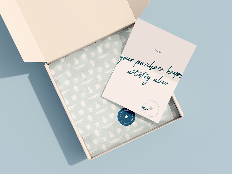 Free_Box_and_Gift_Card_Mockup copie.jpg