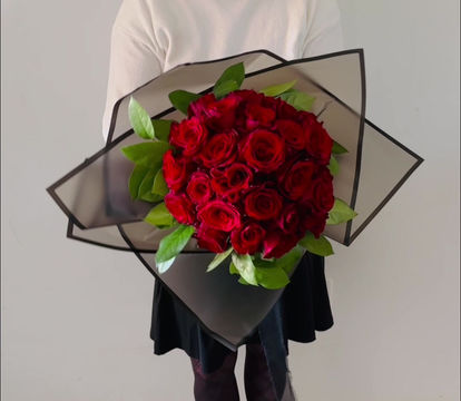 Thumbnail: Long Stemmed LA Inspired Bouquet of Fresh roses 