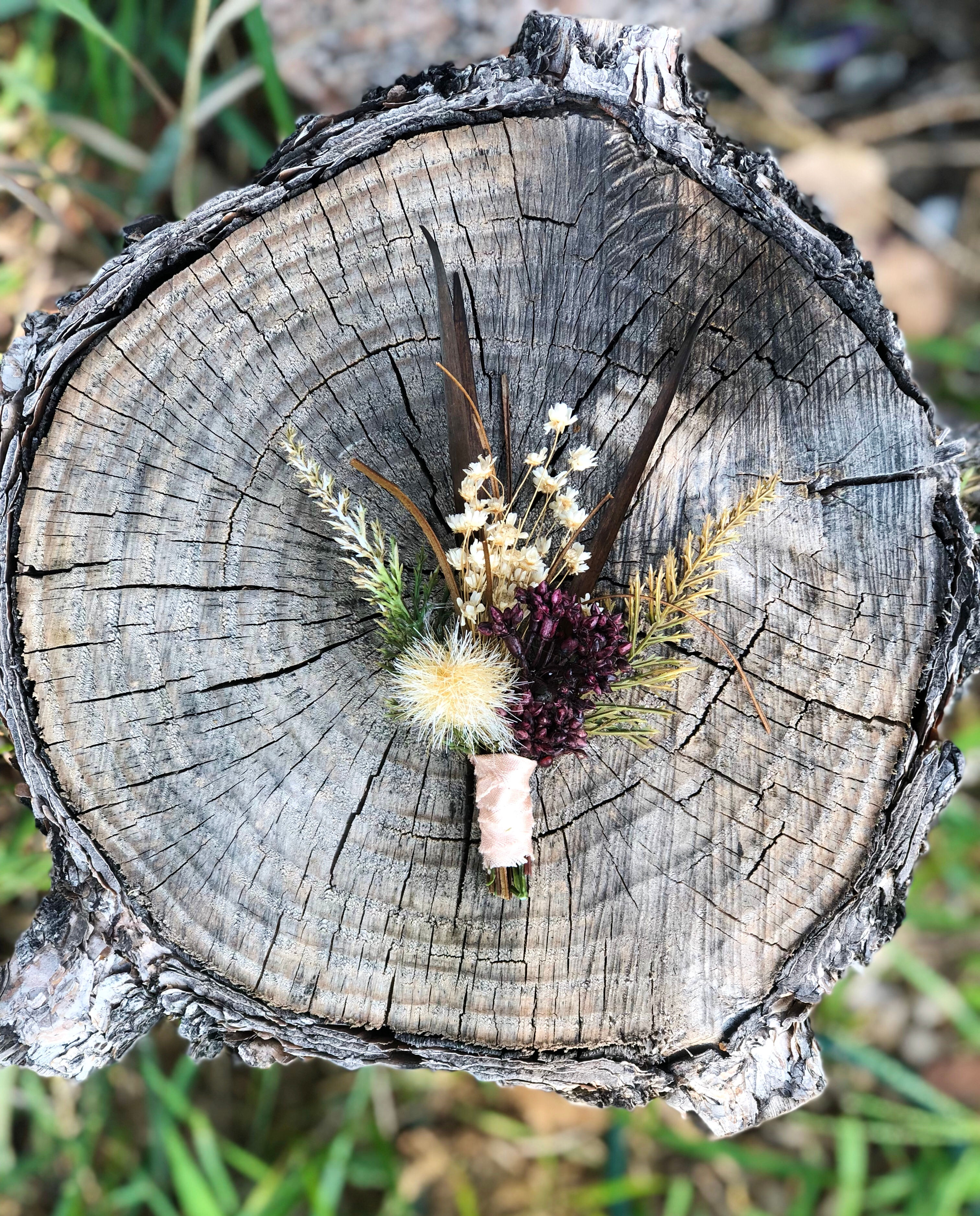 The Penelope - dried Boutonniere with wine accents 
