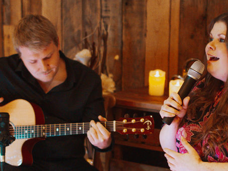 What to Expect When Booking an Acoustic Duo for Your Wedding Day