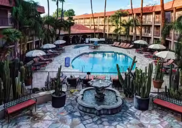 DoubleTree Suites