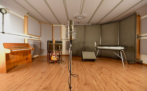 Studio wide eye level.jpg