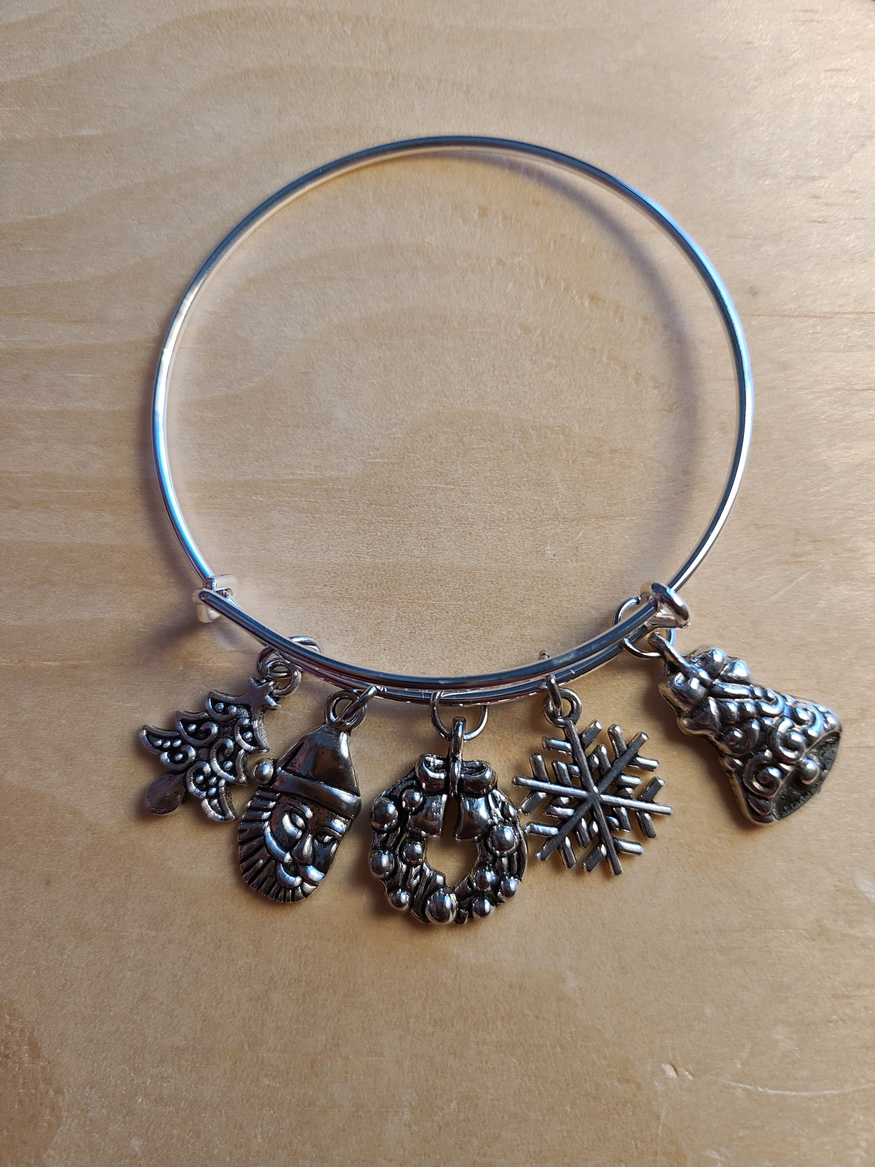Adjustable Christmas Bangle.  Sz: Medium 