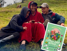 Nubia e hijos, la primera familia campesina youtuber de Colombia lanza su libro “Cosechar Amor”