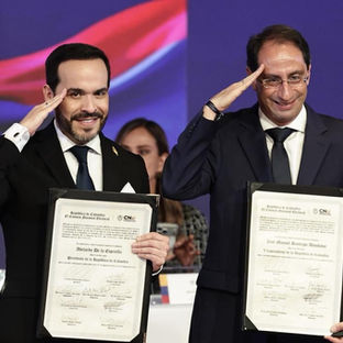 CNE entregó credenciales a De La Espriella y a Restrepo que los acredita como presidente y vicepresidente de Colombia