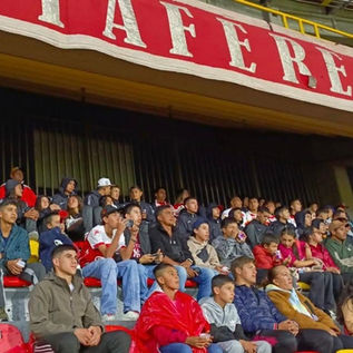 Niños de Une, Cundinamarca, entraron por primera vez al estadio El Campin de Bogotá a disfrutar del fútbol profesional