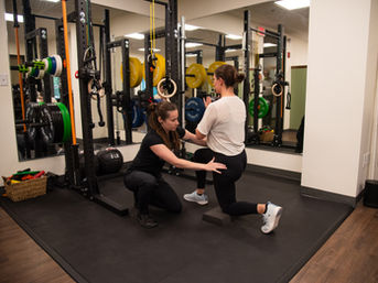 Physical Therapist and Physical Therapist Assistant performing pelvic floor physical therapy to Women, Men, Prenatal and Postnatal People in Burlington Massachusetts for vaginal burning during sex, vaginal burning after sex when it hurts during sex