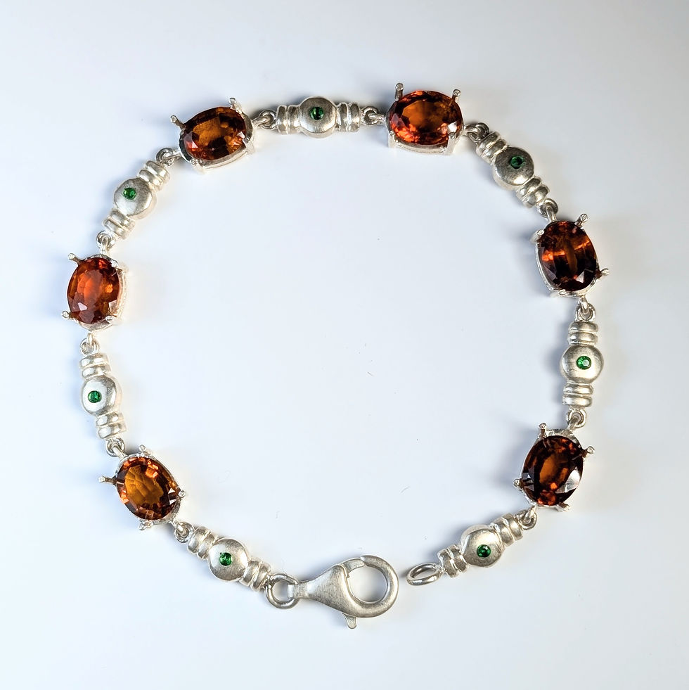 サムネイル： 10.2cts Natural orange hessonite & tsavorite garnet Silver/ Gold adjustable bracelet