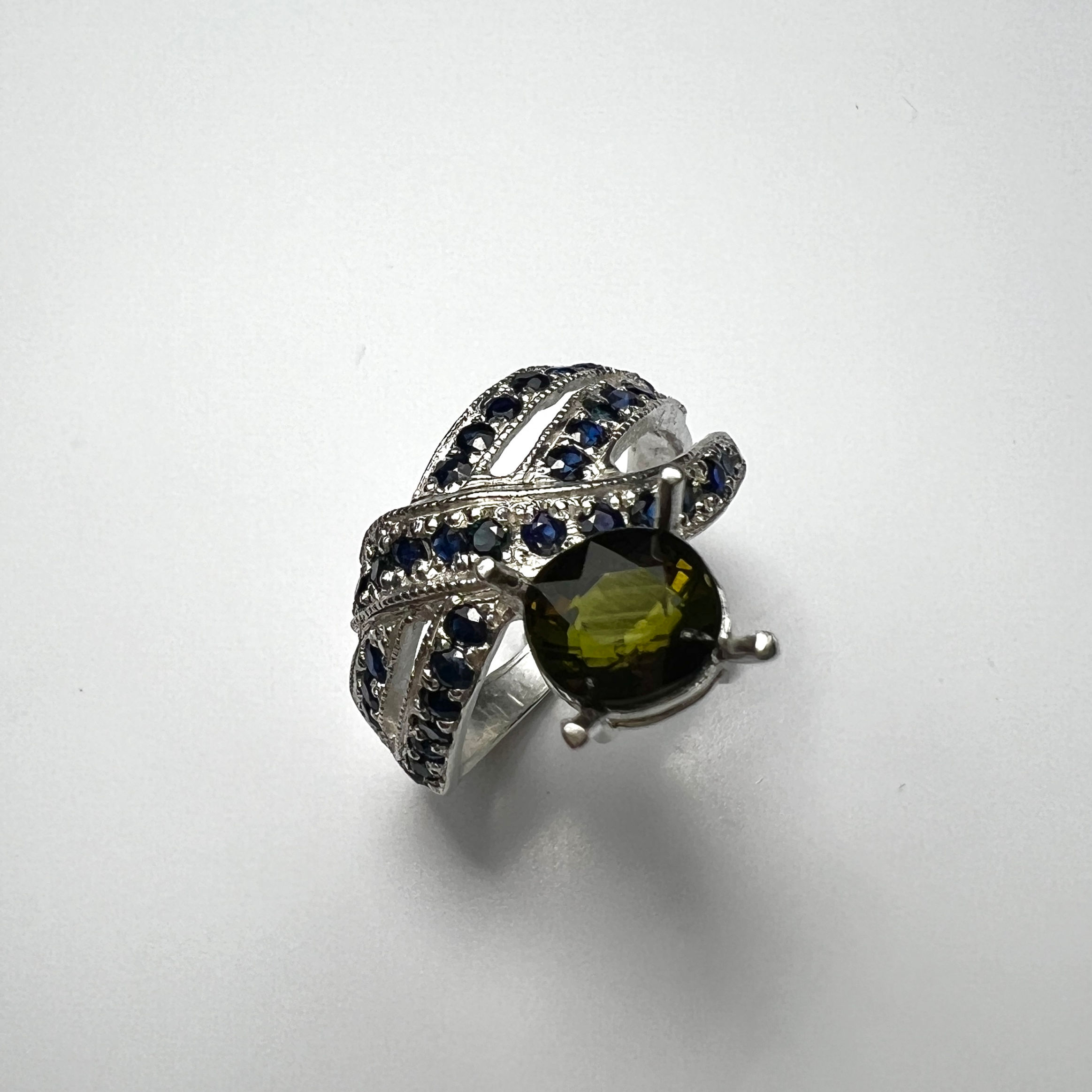 1.95ct Natural dark green Tourmaline 925 Silver / Gold ring