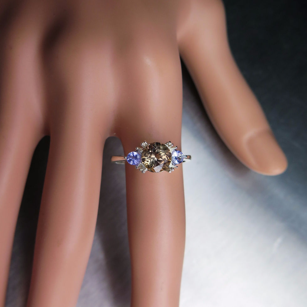 Miniature : 1.4cts Natural colour change Axinite 925 Silver / Gold/ Platinum ring
