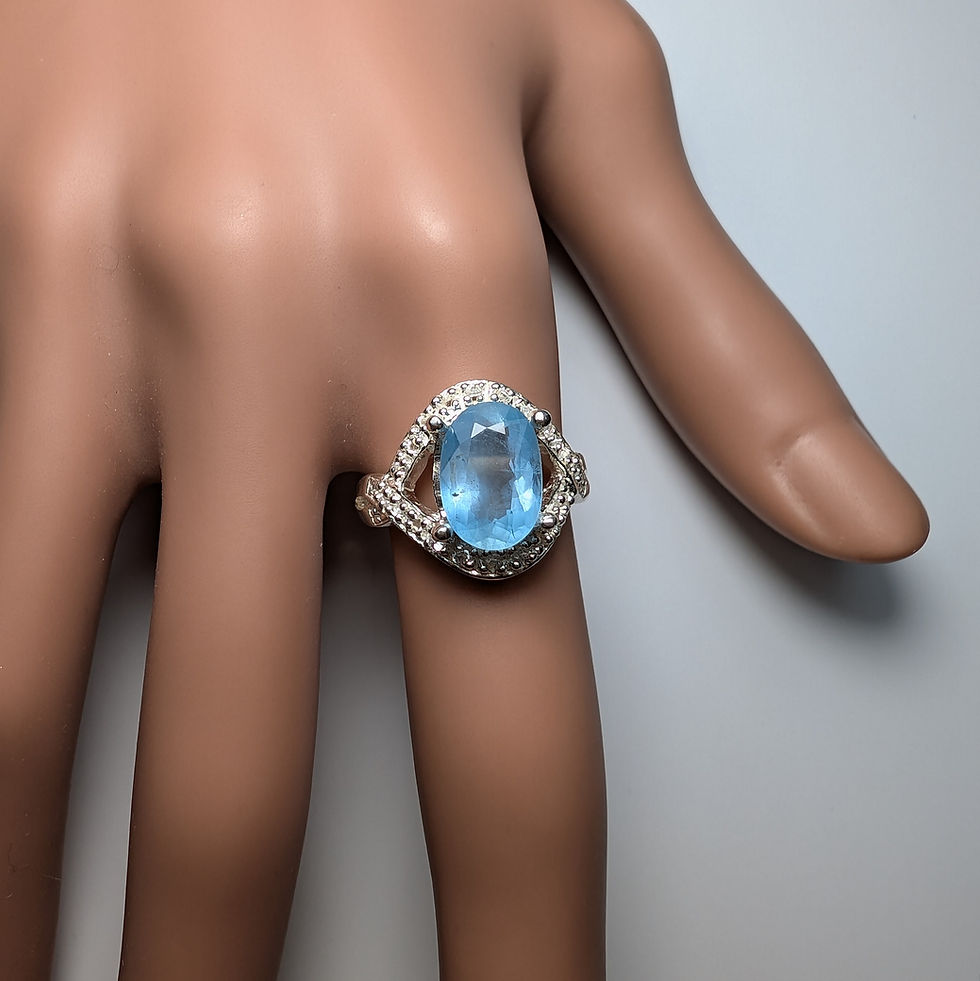 縮圖：2.2cts Aquamarine Vorobyevite Alkali Beryl Silver/ Gold /Platinum ring