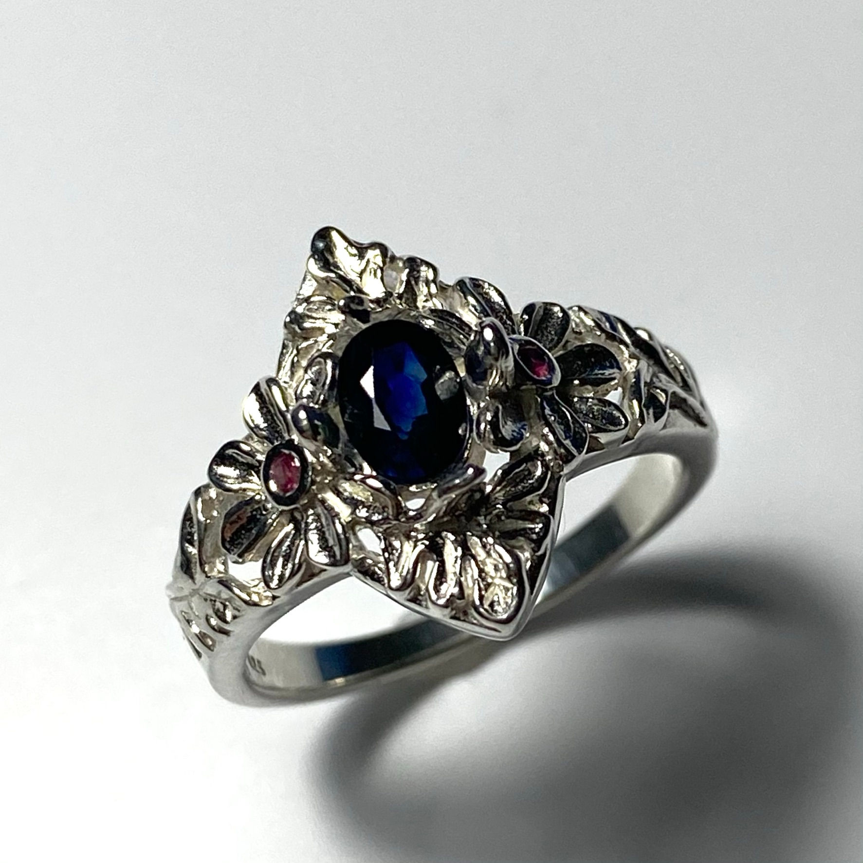Natural Royal blue Sapphire 925 Silver / Gold/ Platinum ring