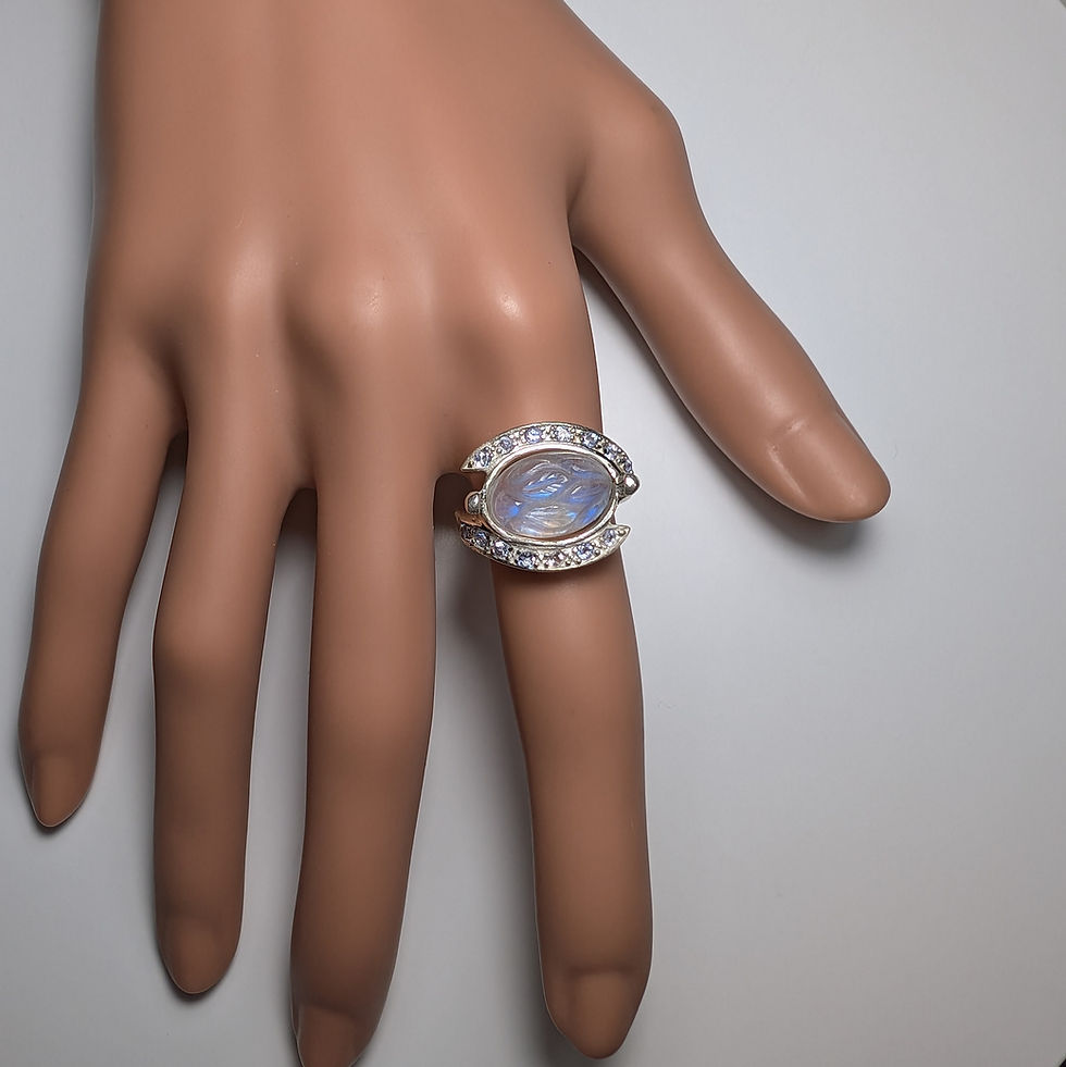 Thumbnail: 5.41cts Natural rainbow moonstone Silver / Gold carved ring